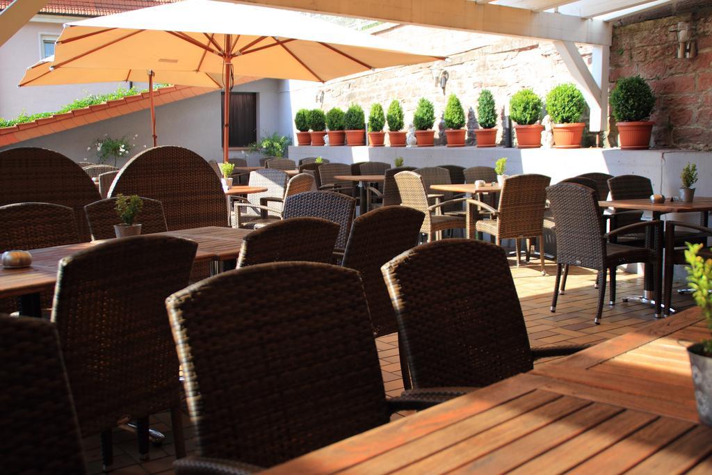 Hotel Restaurant Reichsadler Бухен Стая снимка