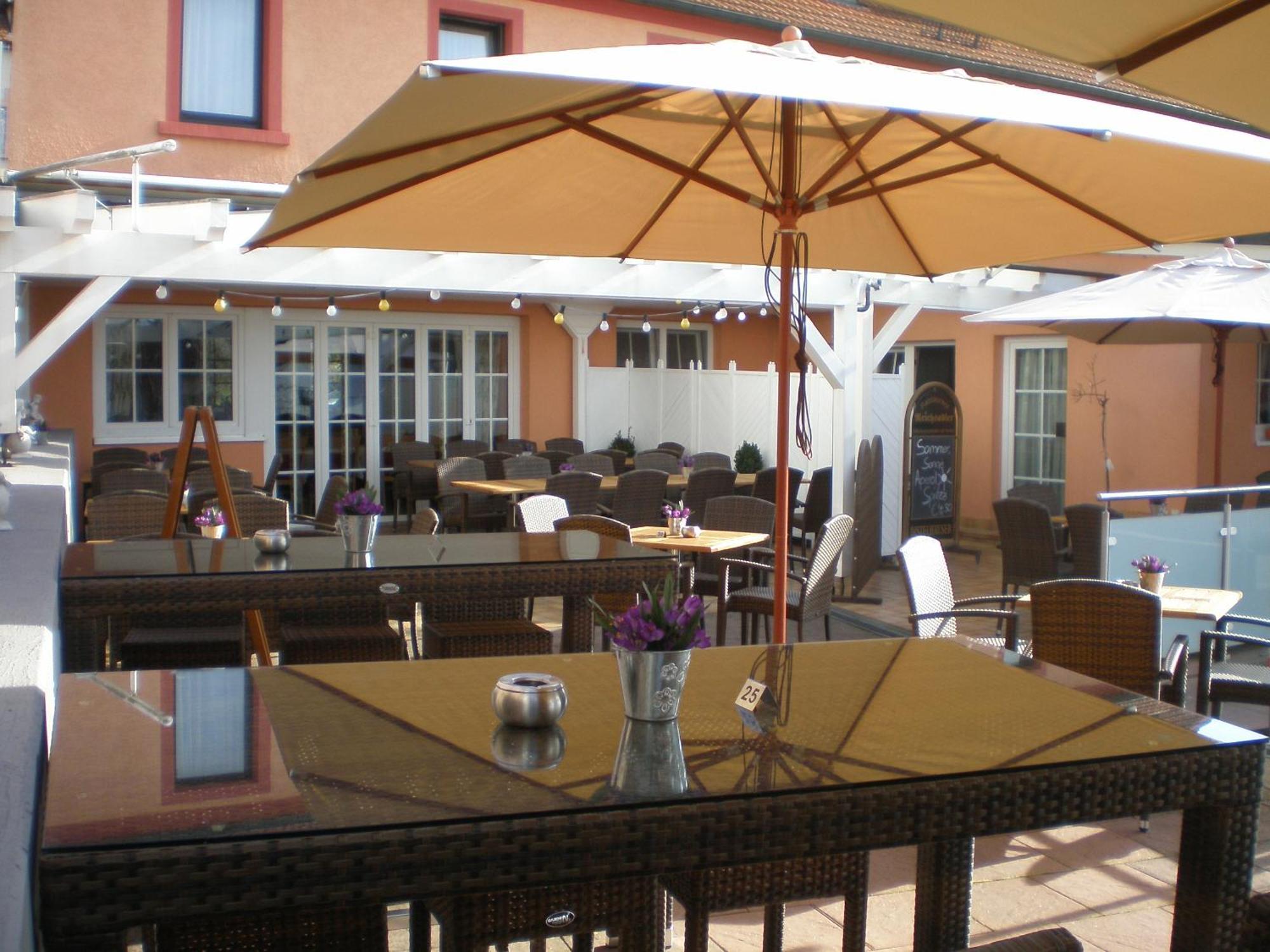 Hotel Restaurant Reichsadler Бухен Екстериор снимка